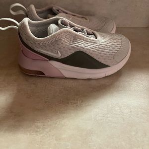 Nike girl shoes